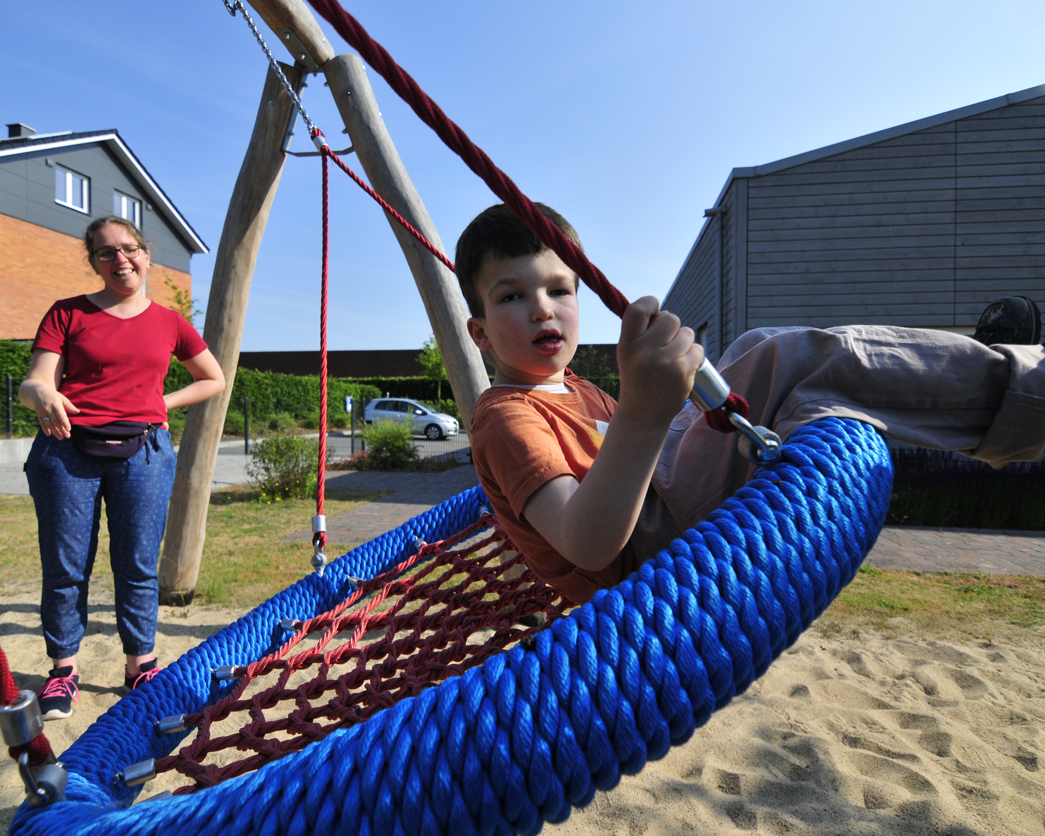 Während Kinder und Jugendliche im Haus KIOLA einen kurzzeitigen Aufenthalt verleben, finden sie im Haus Regenbogen langfristig ein neues Zuhause. Foto: Sven Hunger-Weiland